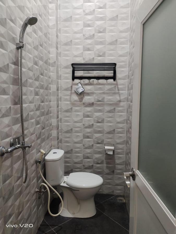 Bu Sepuh Guesthouse Sangkanurip Екстериор снимка
