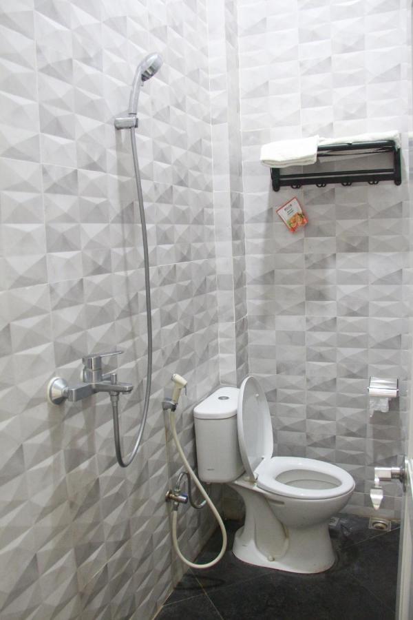 Bu Sepuh Guesthouse Sangkanurip Екстериор снимка