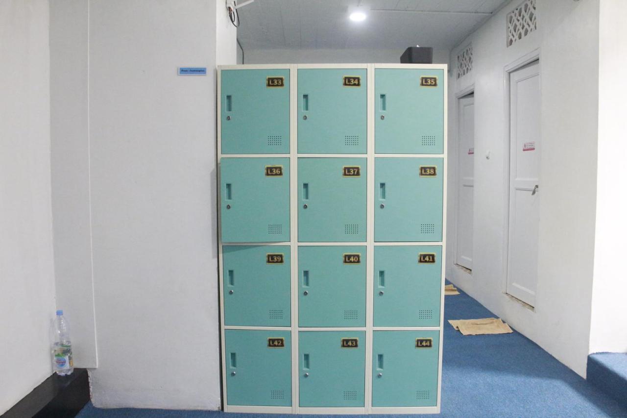 Bu Sepuh Guesthouse Sangkanurip Екстериор снимка